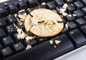 破碎的饼干会使你的键盘坏了